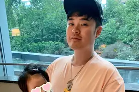 张子萱陈赫爱巢外景曝光，三层小楼太瞩目，据说超大院子得近亿？图片