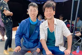 让狗狗入戏……图片