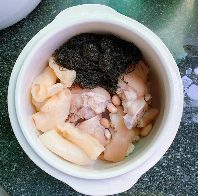 花胶炖金桔 金汤花胶炖鸡