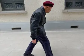 等我老了，穿皮鞋绝不配西装！学上海大爷这样“混搭”，绅士时髦图片