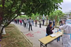 两周内招聘5000人， 富士康武汉园区产能恢复八成图片