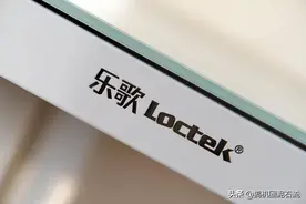 隐忍四年的电脑桌升级之选，可以站着用的乐歌电动升降桌E5图片