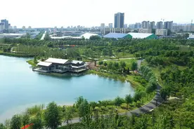 河南省汝州市住建局党组书记、局长 裴学文：以绿城水城花城建设铸就城市新貌 努力打造美丽河南“汝州样板”图片