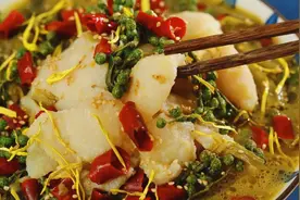 老饭骨菊花金汤酸菜鱼，酸辣爽口，好吃上头图片