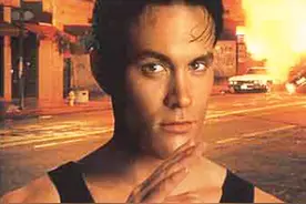 1993年李小龙之子李国豪在片场遭“枪杀”，到底是意外还是阴谋？图片