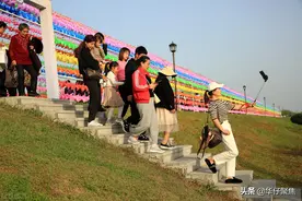 打卡襄阳彩虹风车走廊，襄城区最绚丽网红地图片