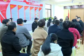 社区里的议事会：有话好好说    有事商量办图片