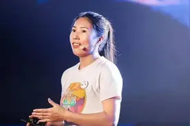 90后湖南农村女孩，曾在深圳工厂打工，奋斗几年后年薪超70万图片