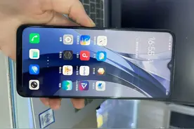 vivo加速清仓，7纳米芯片+8GB+55W快充跌至1379元，还有120Hz高刷图片