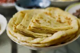 烙饼和面，冷水和热水都不行，多加一点它，又香又软，肯定不会硬图片