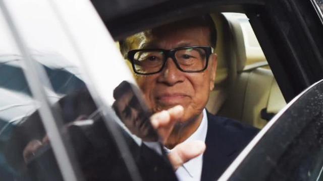 刘銮雄坐迈巴赫，何鸿燊也坐劳斯莱斯，李嘉诚为何只选择宝马？