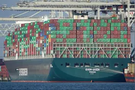 国际通航运河被一艘货轮堵住？苏伊士运河很窄？解析背后的原因图片