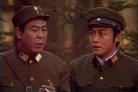 中国第一部连续剧《敌营十八年》是怎么拍成的？主题歌最深入人心图片