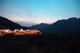 感受瑶族文化，去圣堂山赏杜鹃花图片