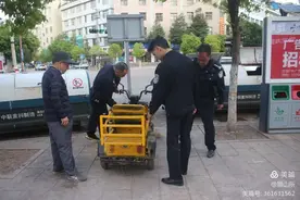 “响了一夜的电动车”图片