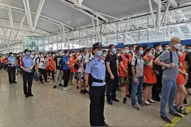 1个亿！勾结LV专柜柜员制假售假，假包还植入芯片防假图片