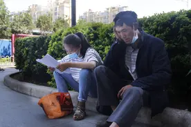 云南38岁聋哑男子路边捡得女婴，花14年辛苦养大，不料却遭遇悲剧图片