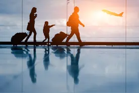 考研名嘴张雪峰离开北京：多少人耗尽一生，只为了一纸户口？图片