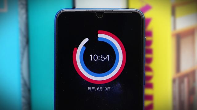 手机锁屏显示的时间怎么设置（教你手机生成息屏时钟）
