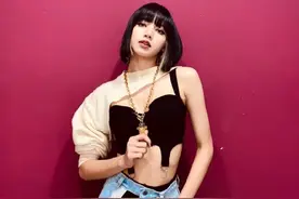 Lisa带火了一种染发，它叫“挂耳染”，又飒又酷，谁染谁好看图片