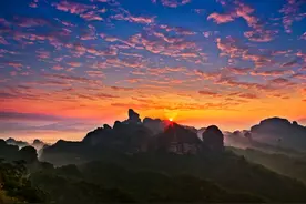 广东丹霞山：带你看最美“中国红”图片