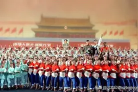 《东方红》与人民大会堂图片