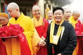 曹德旺：左手生意经赚钱，右手金刚经修心图片