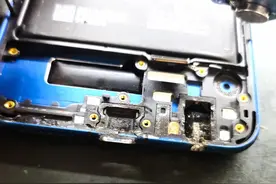 华为手机充电尾插似坏非坏更换的特别多。图片