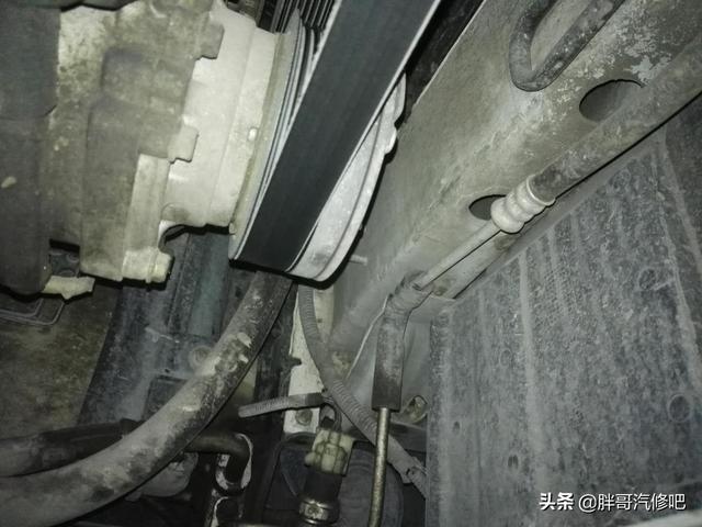 买二手车底盘一定要检查，有条件的朋友最好升起来检查
