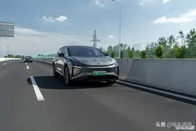 卖到68万+的底气在哪里？试驾体验高合HiPhi X图片