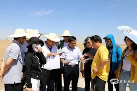 中央广播电视总台央视调研组一行来民勤县调研图片