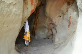 百米铁管贯穿山体，距今已有15万年，白公山“外星人遗址”无解？图片