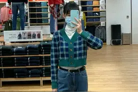 今春火了一条裤子，叫“开叉裤”，搭衬衫减龄，搭西装酷帅图片