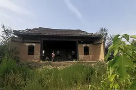晋南山村：破败戏台上三个女人的一台生活戏 且看精彩与否图片