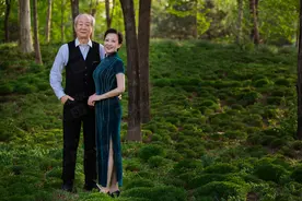#父母的神仙爱情##老年婚纱照# ​图片