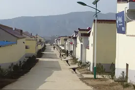 王君琪/故乡在威戎图片