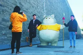 故宫巨型“御猫”神态暴露“馋猫”本色，在明朝御猫进宫前也需选美图片