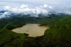 河水倒流？夺命湖水？这些奇葩事件也许你没听说过图片