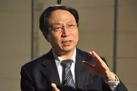 从小门诊到500亿上市公司，他用“5只虫子”，成就A股最富院士！图片