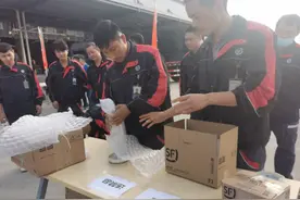 两米高摔下鸡蛋居然没破？“双十一”快来了，来看快递小哥的“神打包”图片