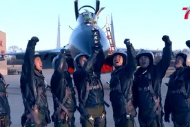 今日话题｜中国空军鹰击长空 为国仗剑视频封面