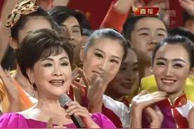 入选春晚最多的，除了《难忘今宵》还有这位“罪人之妇”图片