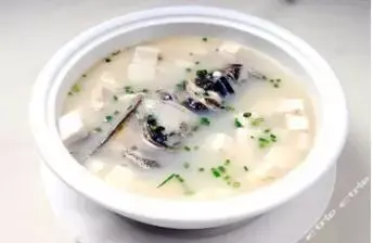 花胶煲排骨汤产妇可饮 2026年花胶 产妇