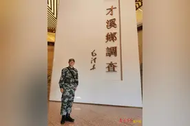 参加国庆阅兵，担任军体教员，这名文职人员不一般图片