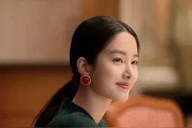 《大江大河2》本月底在浙江卫视播出，女主角童瑶变成了杨采钰图片
