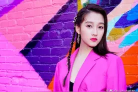 关晓彤与同父异母的姐姐关晓丹情同手足，逝去之后却再也未提起过图片