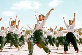 广播体操《青春的活力》，你还记得怎么做吗？记得请举手！视频封面