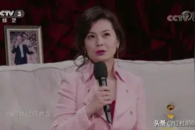 51岁周冰倩离婚8年跟前夫依然是朋友，13岁儿子已是个“小暖男”图片