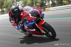 本田CBR1000RR-R越南上市 起售价高达28.5万人民币图片
