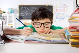 孩子笨手笨脚注意力分散，或是感统失调的表现，巧用3个妙招改善图片